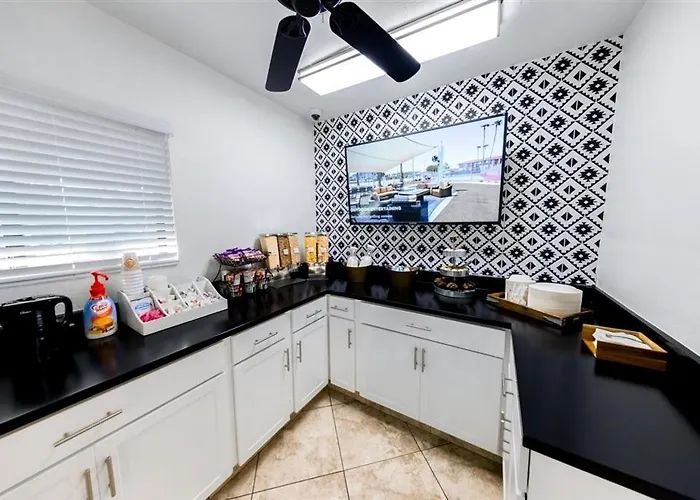 225 Fully Furnished, Wifi Included * Scottsdale